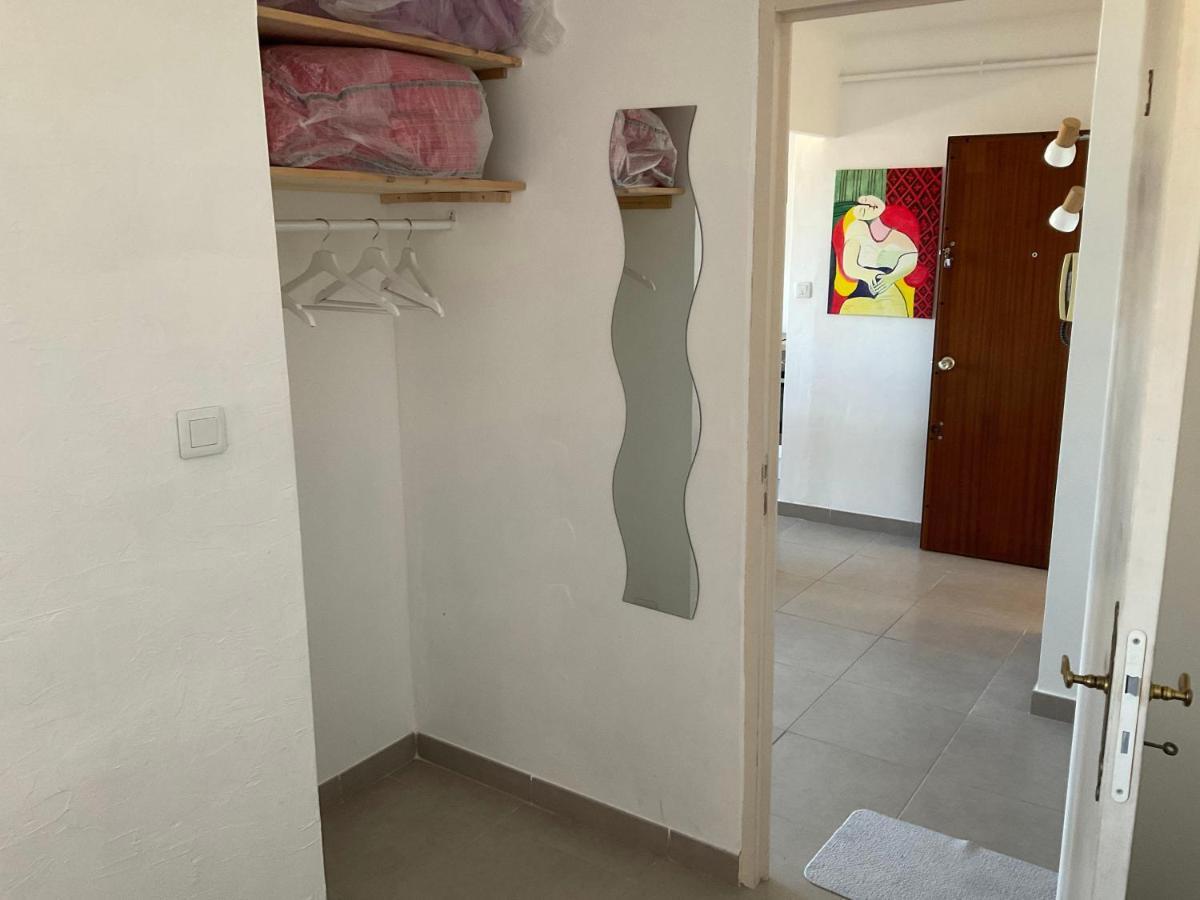 Grands Buffets Hebergement Appartement Narbonne Bagian luar foto